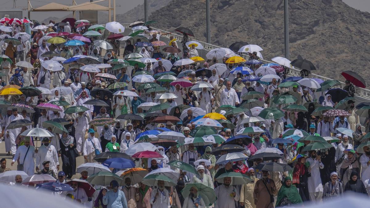 Kashmir’s Banker Couple Among Nine Dead During Hajj