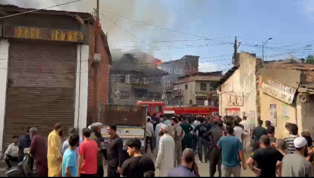Historic Bazar Masjid Several Houses Complexes Gutted in Bohri Kadal