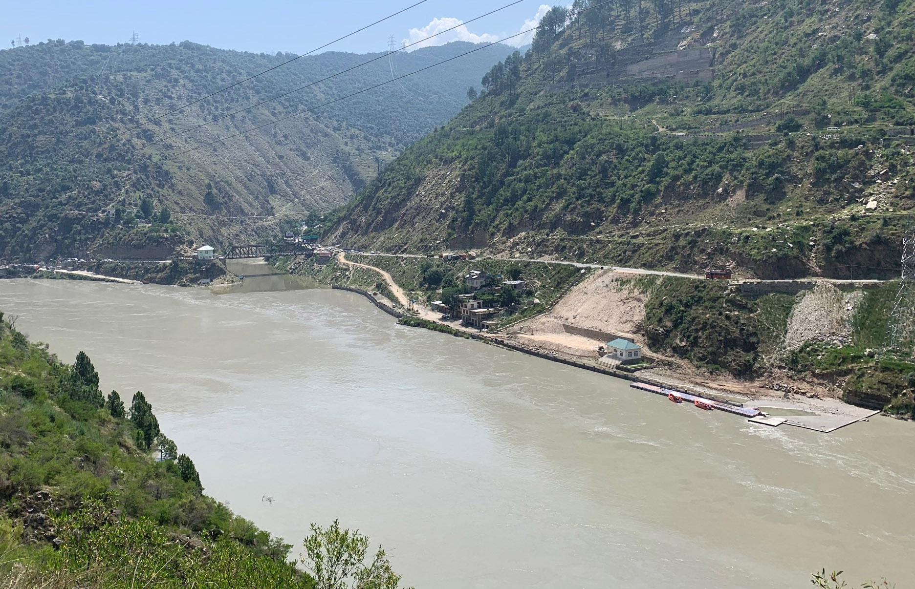 J-K: Chenab river overflows amid heavy rainfall, casualties in Doda J-K: Chenab river overflows amid heavy rainfall, casualties in Doda