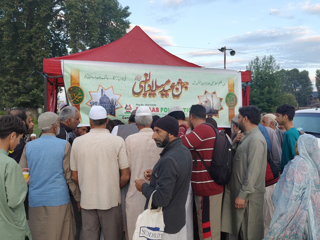 Ehsaas Foundation Organises Free Tea Stall at Dargah Hazratbal on the Auspicious Occasion of Eid Milad-un-Nabi ﷺ