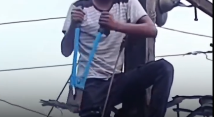 'India is Not for Beginners': Man Cuts Power Supply to Entire Village After Girlfriend Doesn't Take His Call