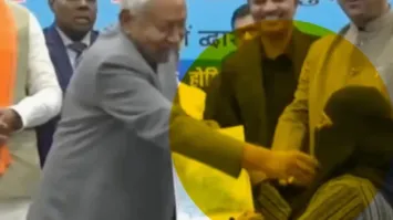 Mehbooba Mufti, Agha Ruhullah Slam Nitish Kumar Over Burqa Incident