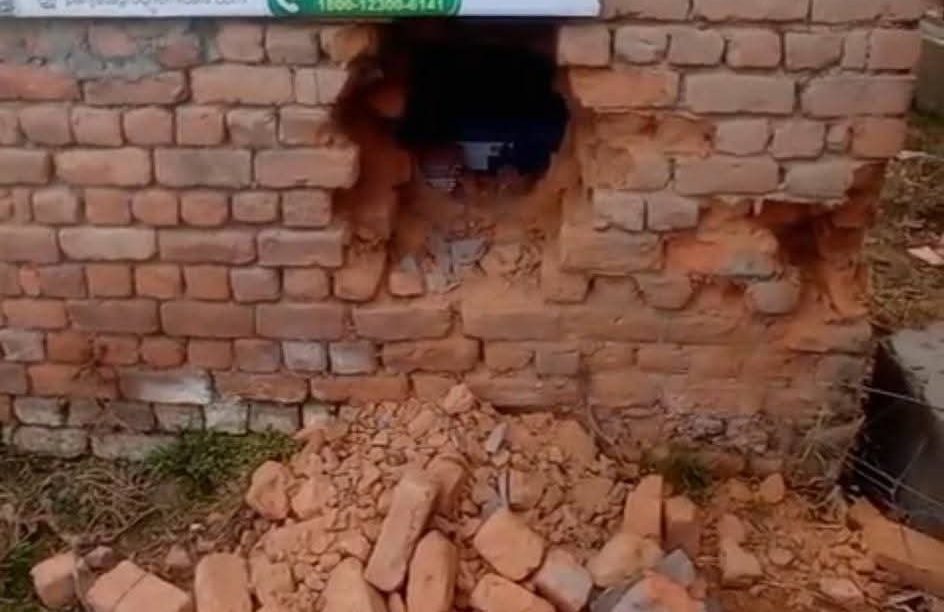 Burglars Target Two Shops in South Kashmir’s Shopian