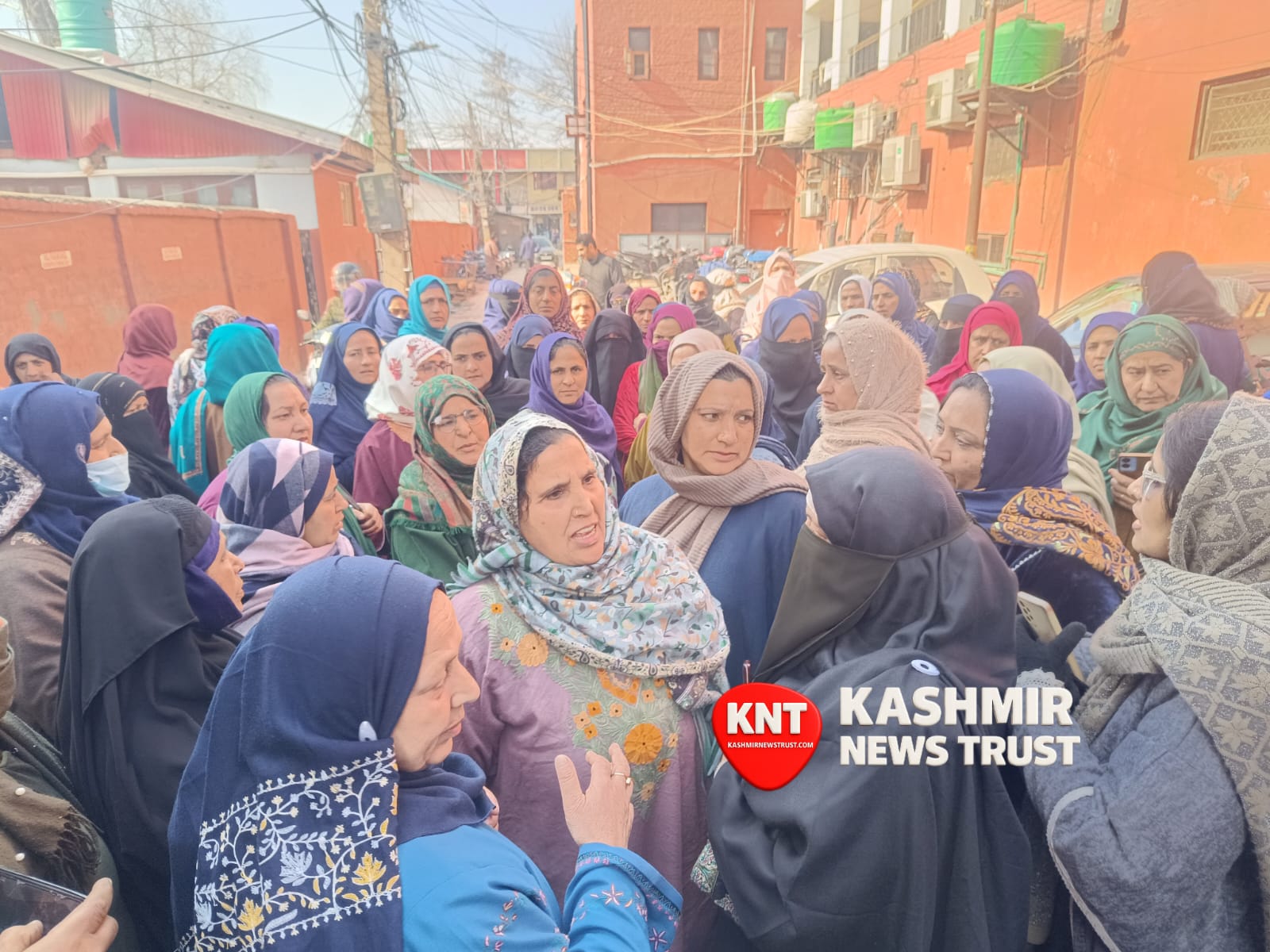 ASHA Workers Protest in Srinagar, Seek Implementation of Minimum Wages Act