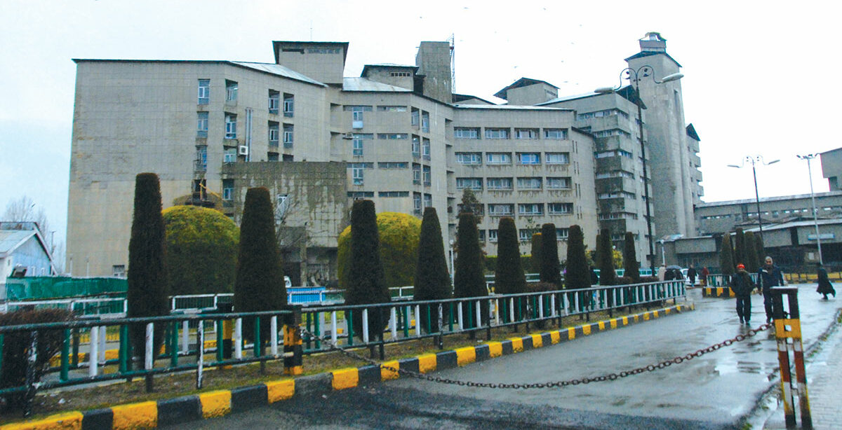 SKIMS Adopts Tech-Driven Ward-Based Care, Plans 1,100 Recruitments to Cut Wait Time