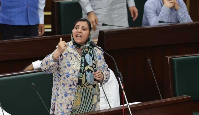 Sakina Itoo Invokes Mehbooba Mufti’s 2016 Remarks; Para Counters with Questions On Academic Qualifications