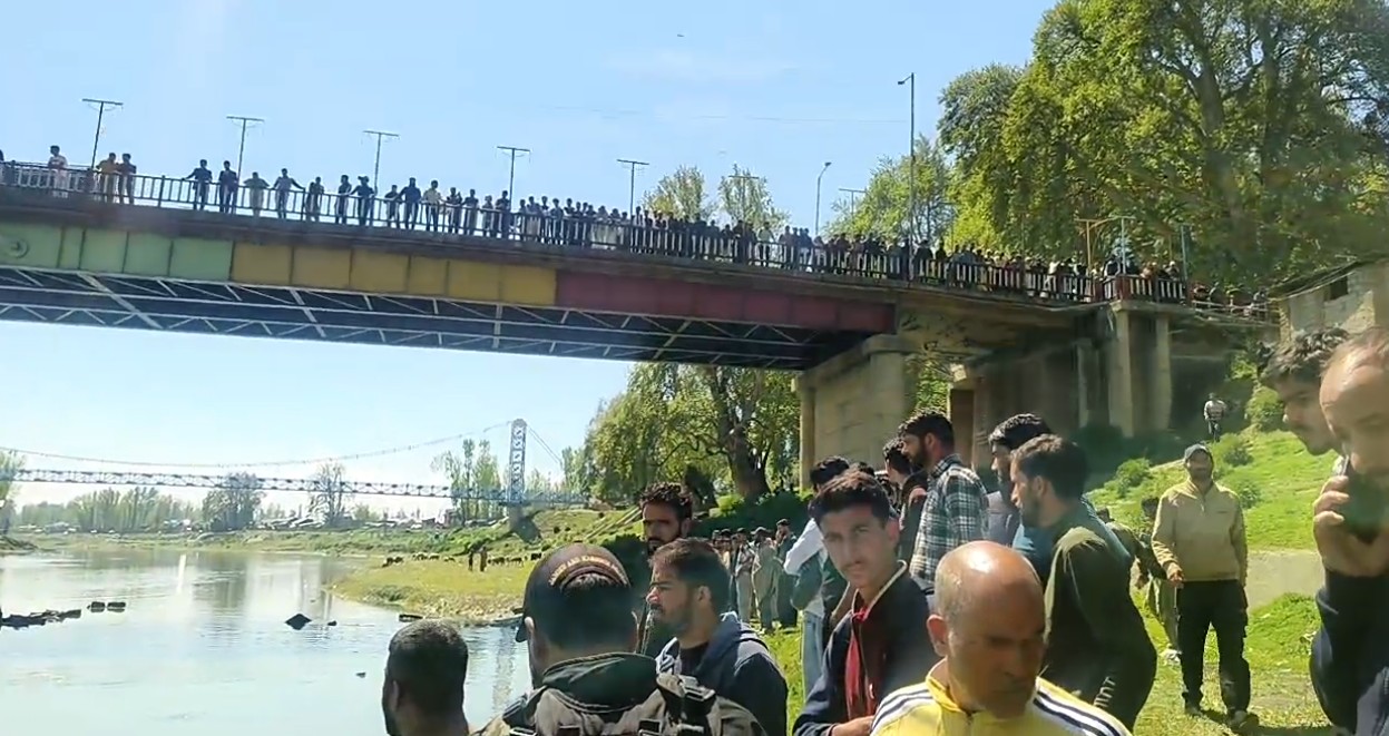 South Kashmir: Duo Slip to Death in Jhelum, Rescue Underway