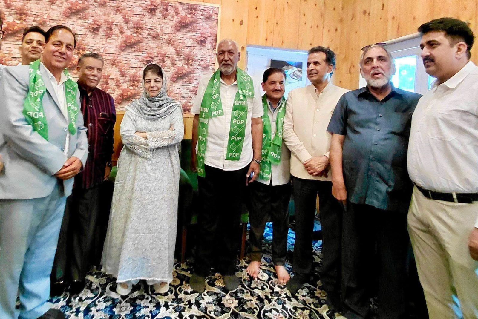 Former DC, Ex-Tehsildar, Former CEO Municipal Council Join PDP in Presence of Mehbooba Mufti