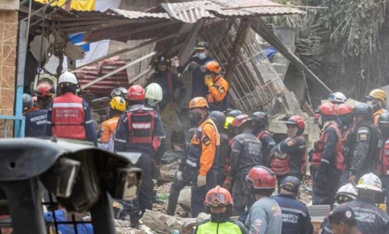 Buildings Collapse as 7.2 and 7.5 Magnitude Quakes Strike Within Seconds in Venezuela